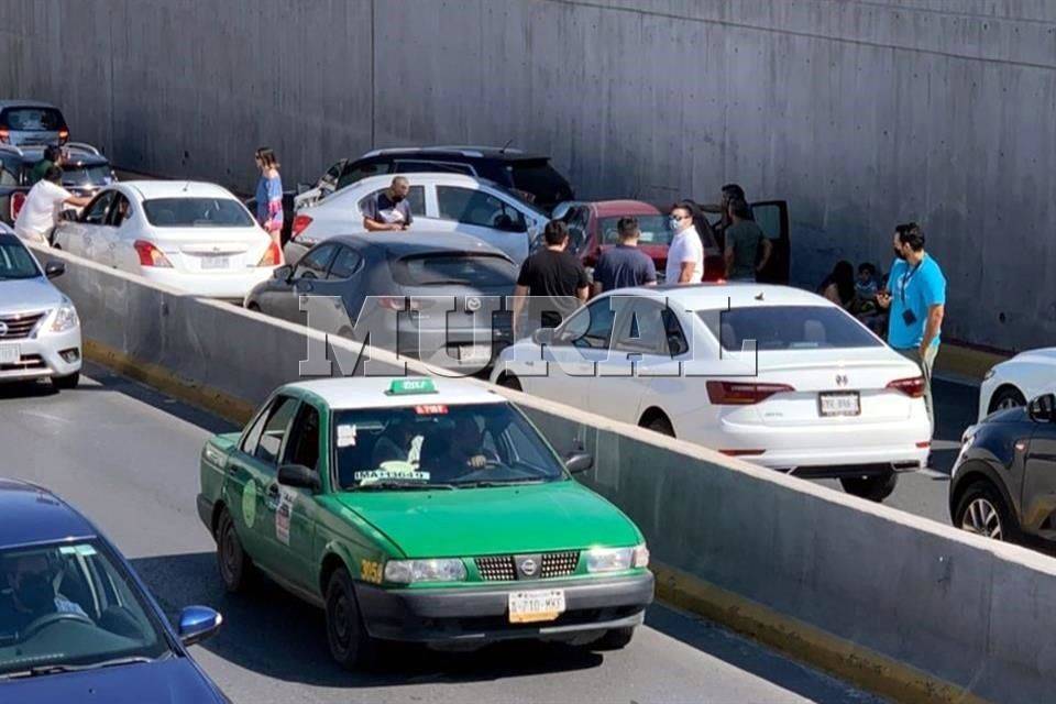 Deja carambola caos en Paseo de los Leones